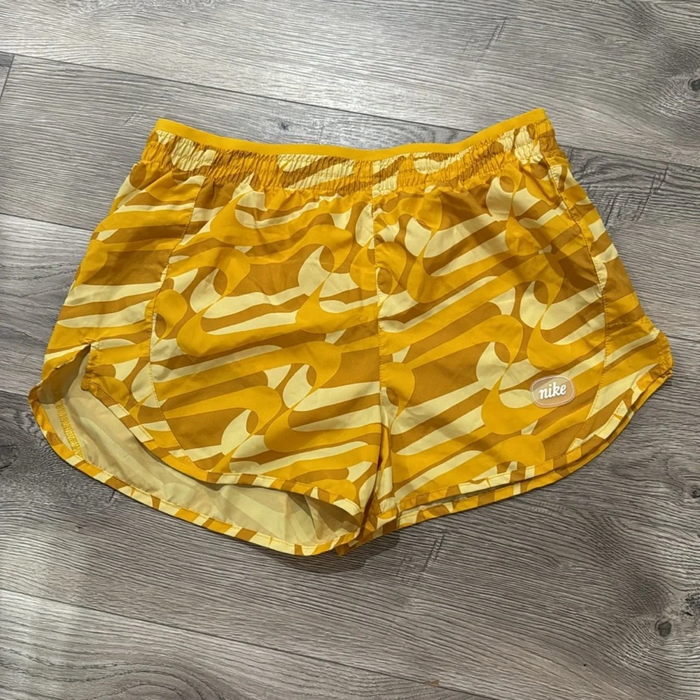 Nike Dri-Fit Icon Clash Tempo Luxe Running Shorts‎ - 2 pairs - size medium